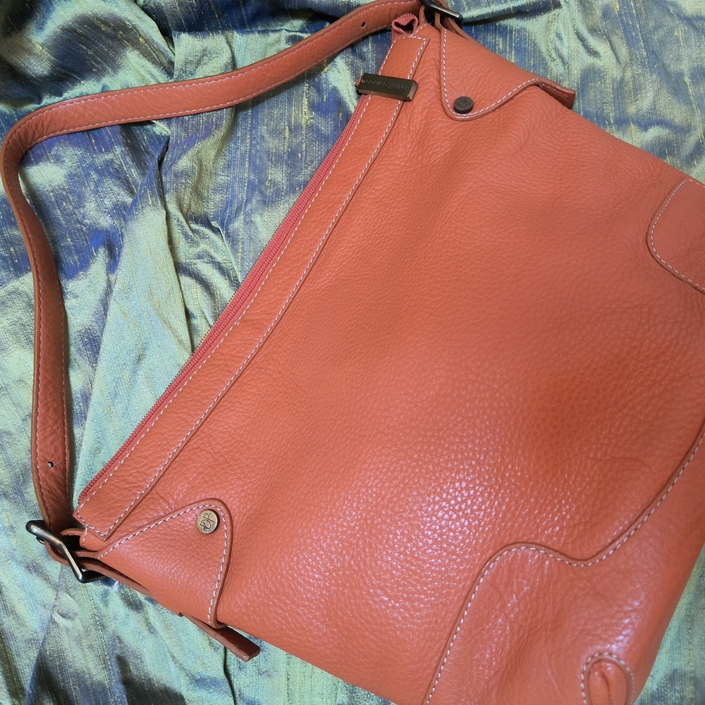 Donald Pliner NWOT Pebble Leather Shoulder Bag